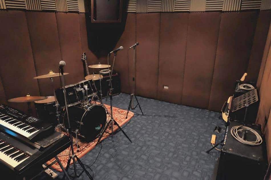 บรรยากาศภายใน ห้องซ้อม 89Music Studio ห้องเล็ก